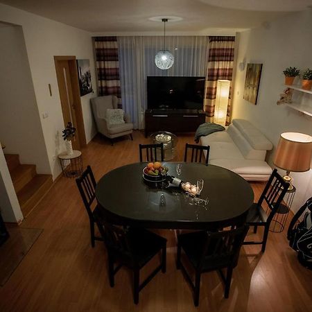 Hausfrymburk Villa Екстериор снимка