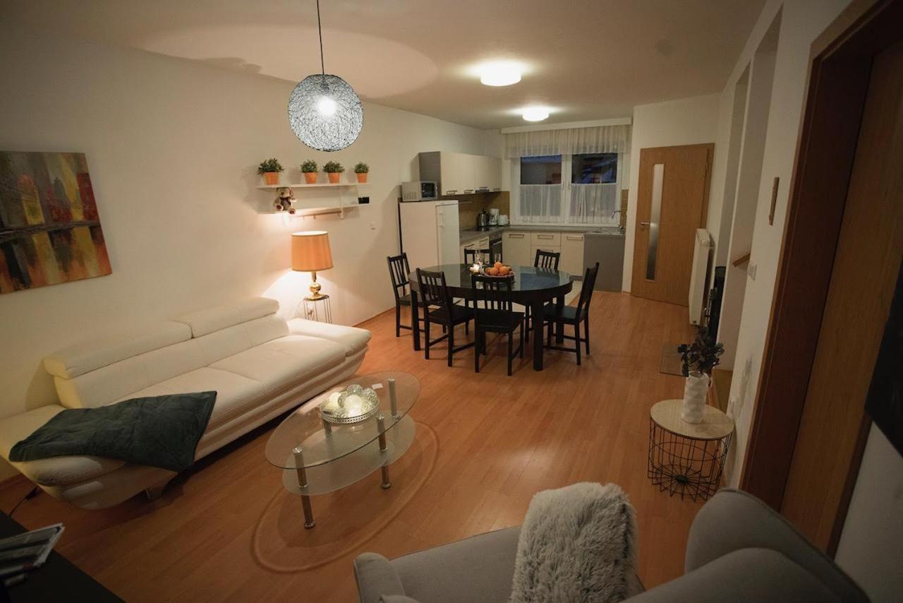 Hausfrymburk Villa Екстериор снимка